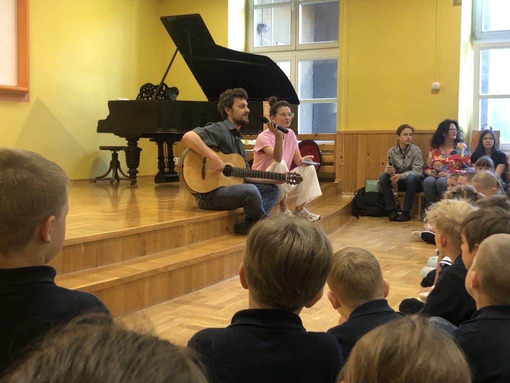 Koncert uczniów ze szkoły muzycznej