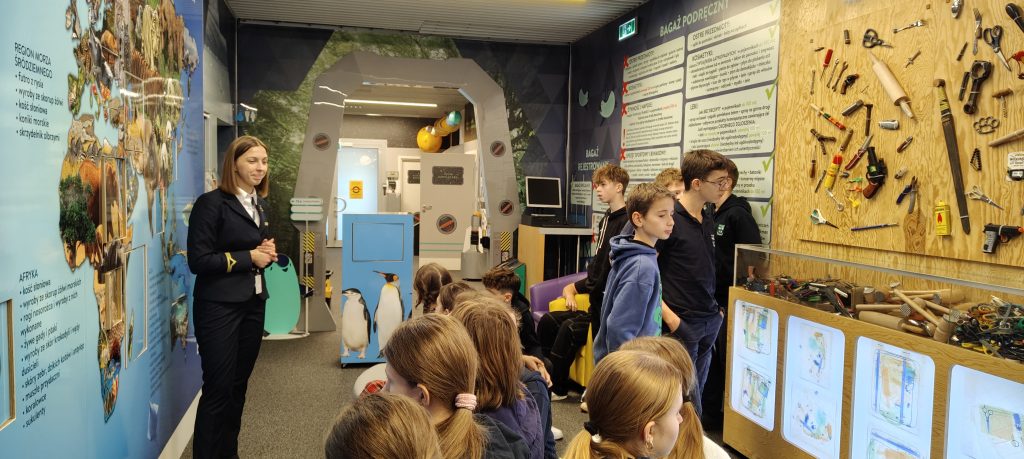 Warsztaty „Zawody na lotnisku” – klasa 7b u CEL-u