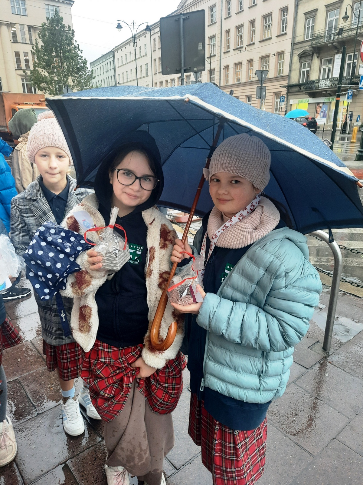 Jesteśmy hojni. Dzielimy się tym co mamy.