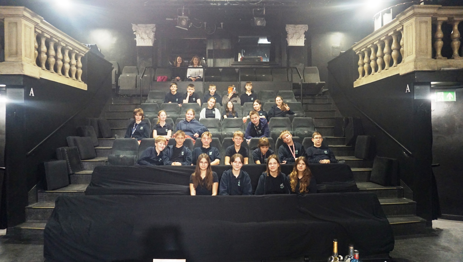 Zwiedzanie zakamarków teatru